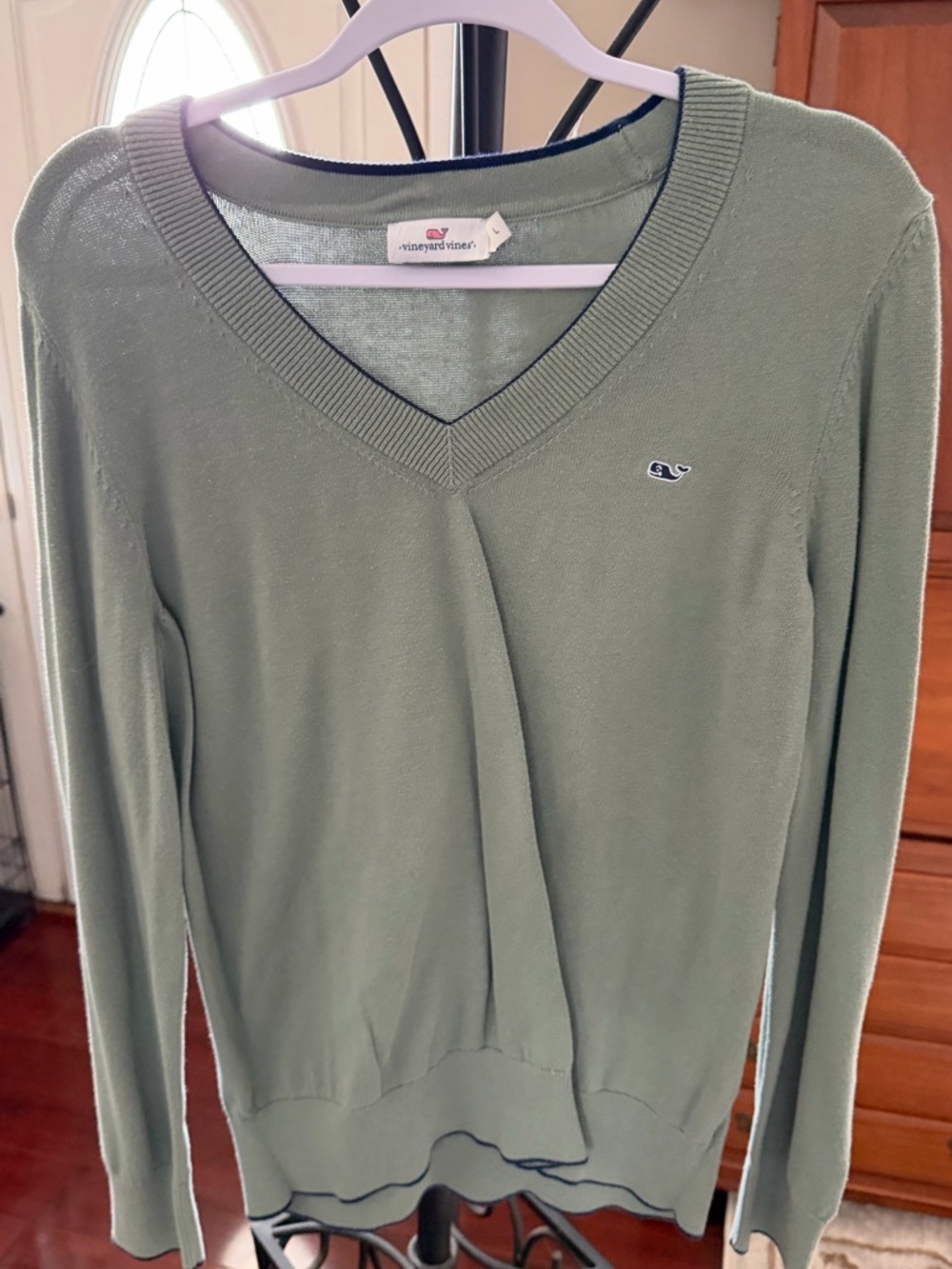 Vineyard Vines Women's V-Neck Sweater in Olive
